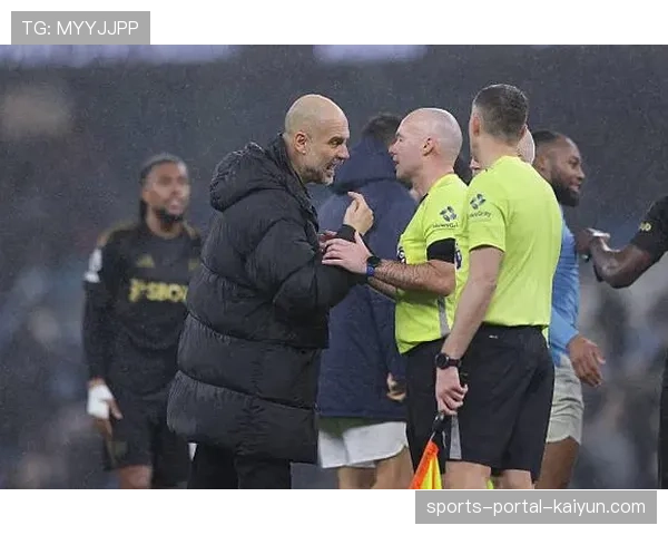 “场边：瓜迪奥拉与第四官员激烈交流，吃到黄牌”